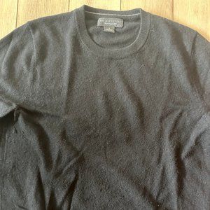 Bloomingdale's Men's 100% Cashmere Crew Neck Sweater Black. Size Small